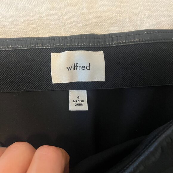 Aritzia Wilfred vegan leather mini skirt - Picture 4 of 5
